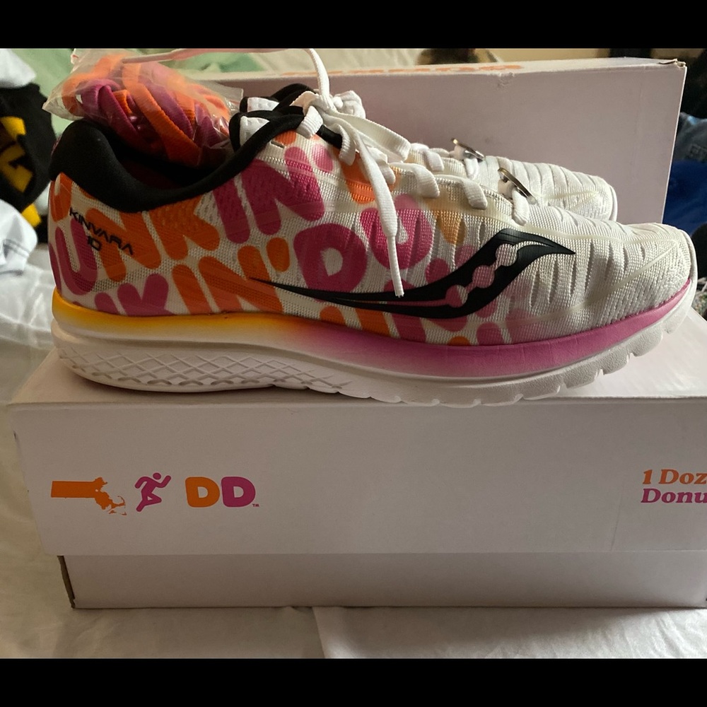 Dunkin Donuts Saucony Kinvara 2018 women’s size 8